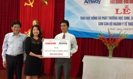 Báo SK&ĐS- Tập đoàn Amway: Trao 200 triệu đồng phần thưởng cho con cán bộ y tế Thừa Thiên Huế