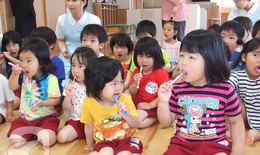4 "không" giúp mẹ Nhật bảo vệ hàm răng cho con