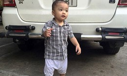 Hàng xóm xác nhận bé trai bị bỏ rơi trên taxi là cháu cụ bà 80 tuổi