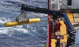 Tàu ngầm tự hành lặn xuống độ sâu kỷ lục để tìm MH370