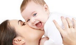 Vì sao nên cho trẻ bú sữa mẹ?