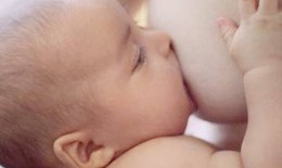 Nuôi con bằng sữa mẹ giảm ung thư vú ở phụ nữ