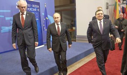 V.Putin: Phương Tây đối xử với Nga như một chư hầu