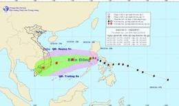 Bão Hagupit tràn vào biển Đông, gió giật cấp 10