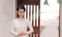 Hoa hậu Châu Á tại Mỹ Sương Đặng dịu dàng trong tà áo dài