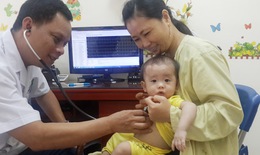 2 giờ nghẹt thở cứu sống bé 8 tháng tuổi bị bệnh tim nặng