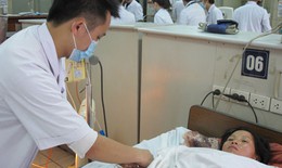 Quặn lòng trước sự sống mong manh của 5 bệnh nhân ngộ độc nấm