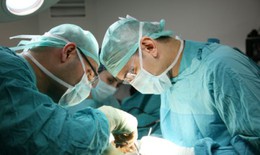 Nguy cơ tiềm ẩn sau mổ bướu cổ