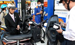 Giá dầu giảm, giá xăng đứng yên