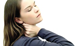 Xoa bóp - bấm huyệt & tập luyện cải thiện đau cổ gáy