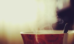 Uống cà phê ấm trước khi ngủ có thể giúp cải thiện trí nhớ