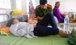Lật xe công nông, 11 người thương vong