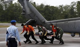 Hộp đen "nằm không xa" 5 vật thể lớn của máy bay QZ8501