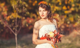 Kiểu tóc và trang điểm giúp cô dâu tỏa sáng trong mùa thu