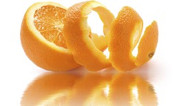 Vỏ cam có thể hút thủy ngân khỏi đại dương