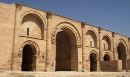 IS phá hủy thành cổ hơn 2000 năm ở Iraq