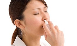 Thuốc xịt mũi có gây teo niêm mạc?