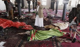 IS giả tật nguyền đánh bom nhà thờ, hàng trăm người chết