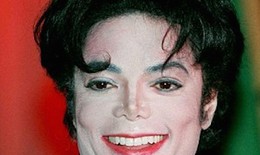 Dung nhan Michael Jackson biến đổi mạnh mẽ sau 100 lần phẫu thuật