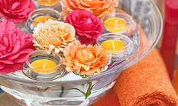 Cách trang trí hoa và nến lãng mạn ngày Valentine