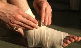 Vì sao bong gân lâu khỏi?