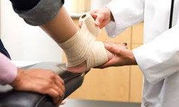 Cách trị bong gân ở trẻ