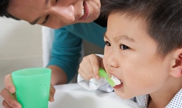 Cải thiện sức khoẻ răng miệng trẻ em: Bắt đầu từ đâu?