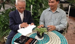 Hai cha con Nguyễn Vinh Tú - Nguyễn Vinh Huỳnh cùng ra mắt sách