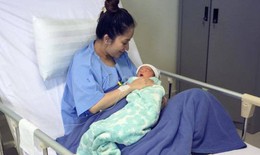 Lộ diện gương mặt con trai Khánh Thi