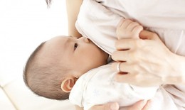 Nuôi con bằng sữa mẹ giúp trẻ thông minh