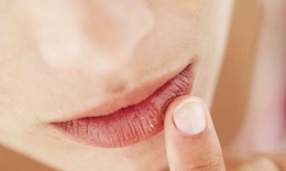 Xoá nỗi buồn hôi miệng