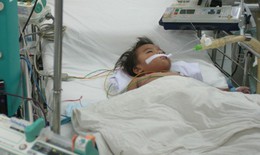 Mẹ bất cẩn, con 1 tuổi cấp cứu vì uống phải dầu gió