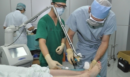 Hoa Kỳ đưa kỹ thuật điều trị bỏng mới v&#224;o Việt Nam