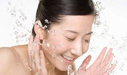 Bí quyết rửa mặt để làn da mịn màng trong ngày hè