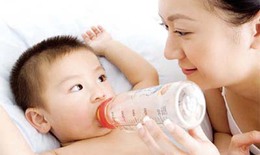 Chăm sóc cho bé bị tiêu chảy tại nhà