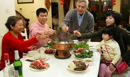 Chăm sóc ông bà, cha mẹ trong dịp Tết