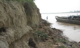 Cảnh báo nạn khai thác cát bừa bãi trên thượng nguồn sông Mã