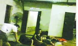 Xúc phạm thanh tra y tế vì... chữa bệnh không phép (!?)