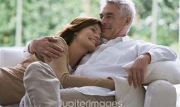 Tuổi mãn kinh có nên dùng thuốc nội tiết?