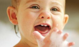Chậm mọc răng có phải do còi xương?