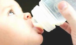 Sơ cứu khi trẻ bị sặc sữa