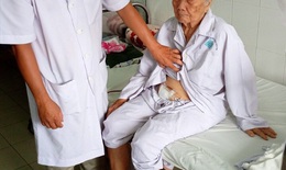 Cụ bà 84 tuổi có 15 viên sỏi trong cơ thể