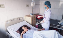 5 kíp mổ hợp sức cứu bệnh nhân ô tô cán qua người