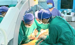 Phối hợp liên viện cứu chữa các bé chấn thương do cây phượng đổ