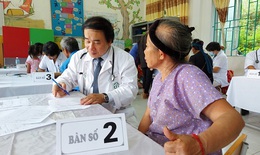 Bệnh viện Bạch Mai kh&#225;m chữa bệnh miễn ph&#237; cho người d&#226;n Cao Bằng