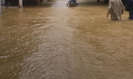 Nhiều cơ sở y tế Thừa Thiên Huế nước lũ tràn vào