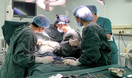Thắt ống động mạch cho trẻ 10 ngày tuổi sinh non tháng