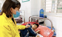 Bé trai 8 tuổi, người tím tái do đuối nước