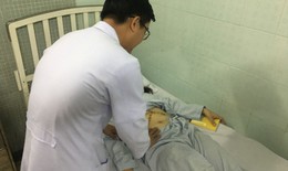 Đừng bỏ qua cơn đau v&#249;ng thượng vị, bạn c&#243; thể đ&#227; bị u gan