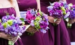 Lý do các phù dâu mặc giống nhau trong đám cưới